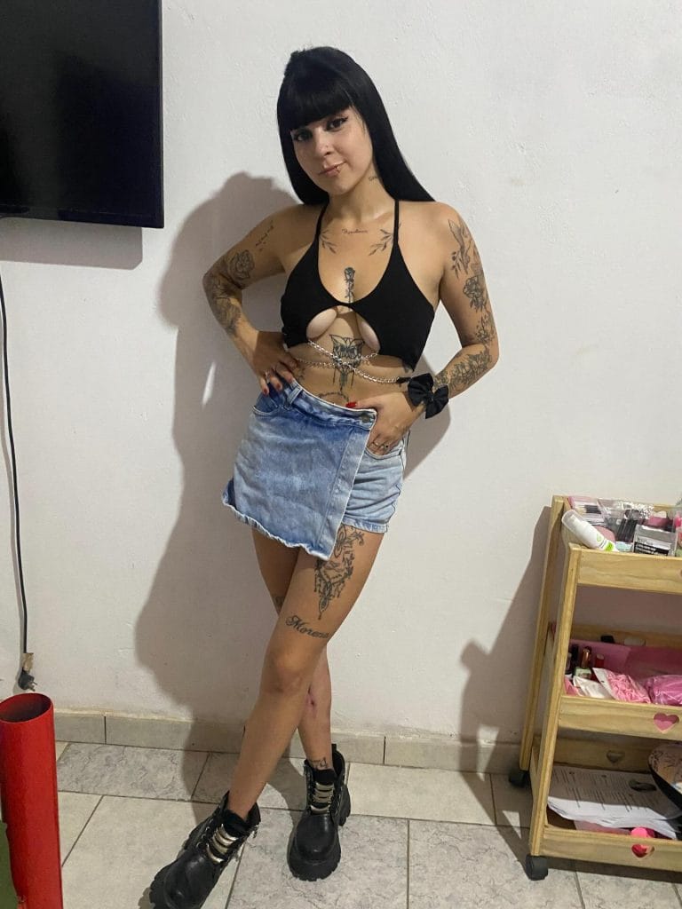 ahora disponible ya 🙈llámame o escríbeme que estoy para ti 🐍👑