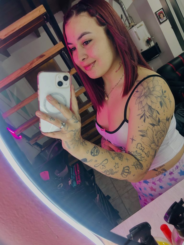 Crees que puedes conmigo? 📸 Fotos reales, sin engaños 🔥 Ven a follarme hasta que te quedes