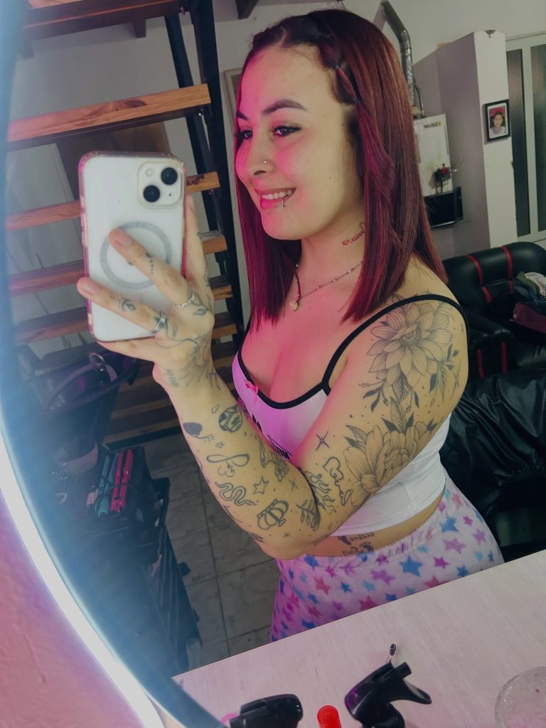 chica muy relajada sin complicaciones me gusta complacer 💦 y que me complazca que se deje querer para hacerle cositas r