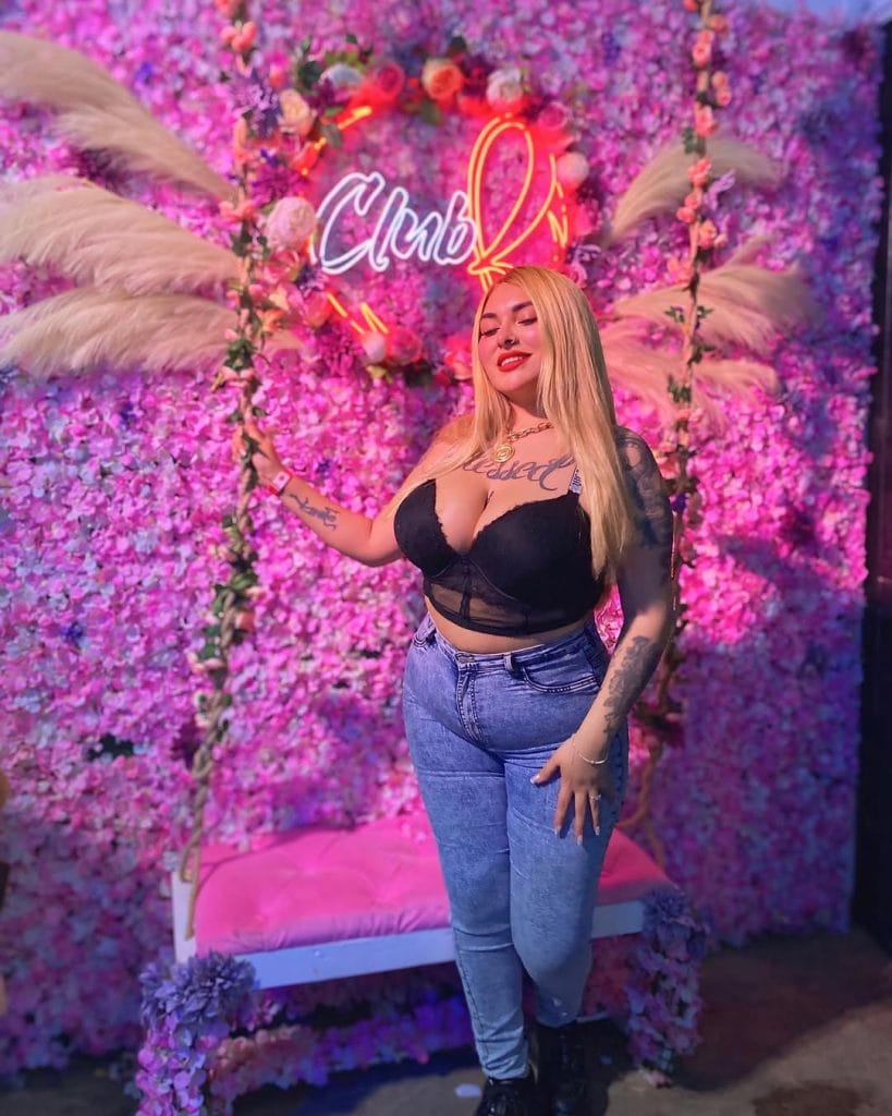 Hola mis amores le ofrezco los mejores