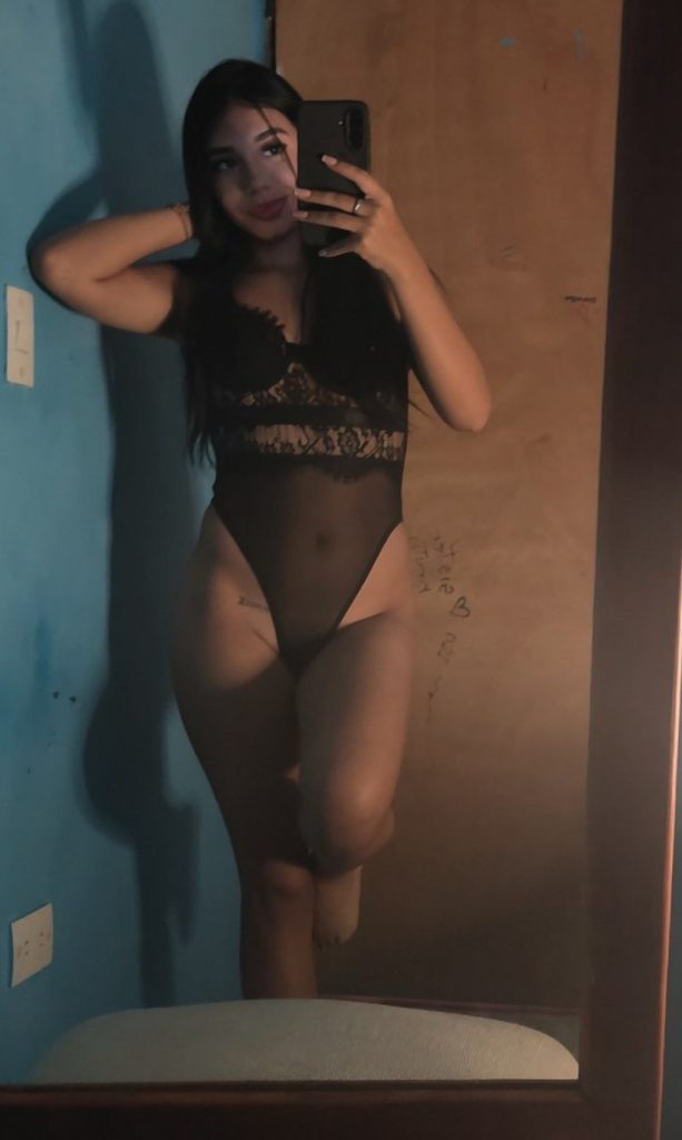 Soy Dominique scort vip tengo 20 añitos soy una sexy chica colombiana apasionada caliente atrevída